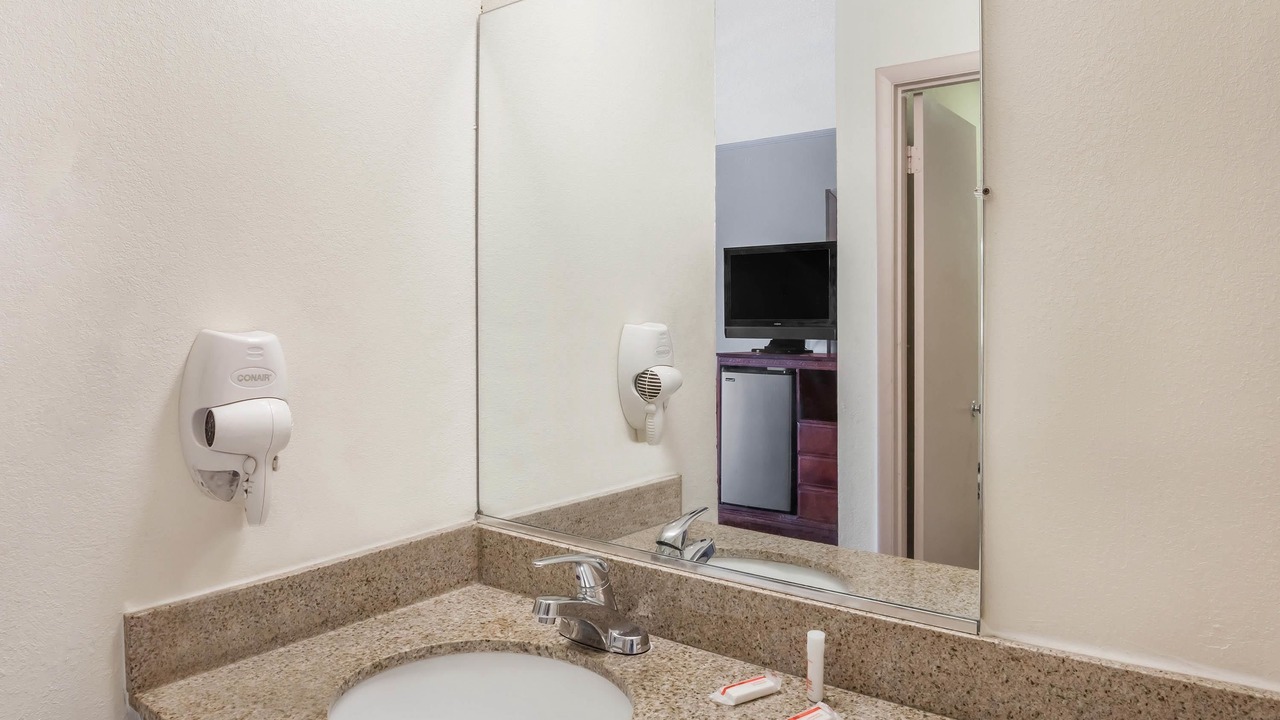 Photo of Bedroom in Killen