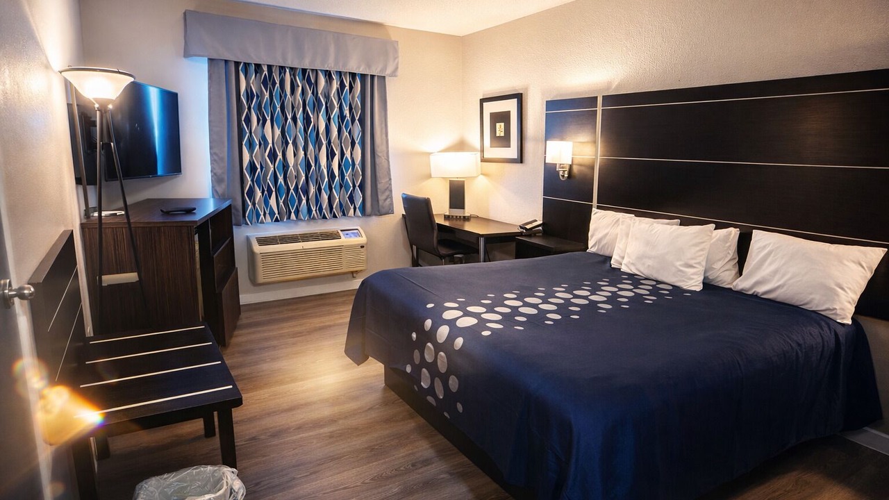 Photo of Bedroom in Blaine