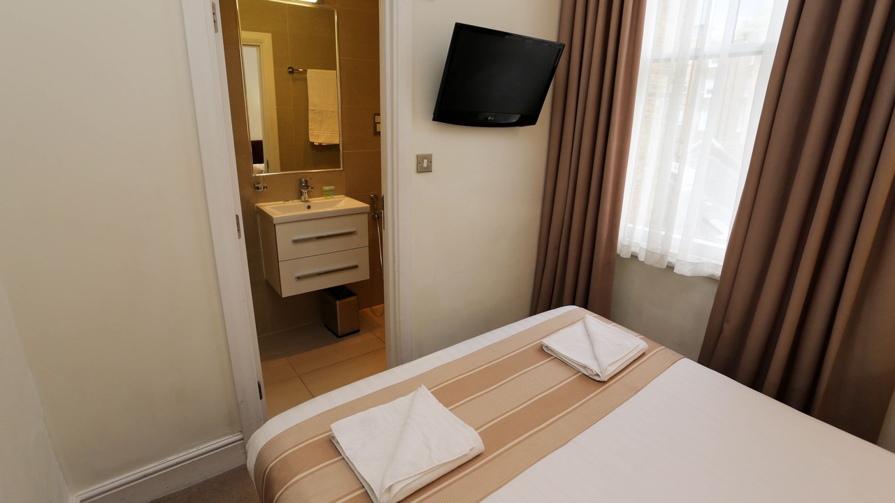 Photo of Bedroom in Courtfield