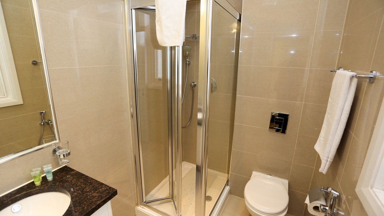 Photo of Bathroom in Courtfield