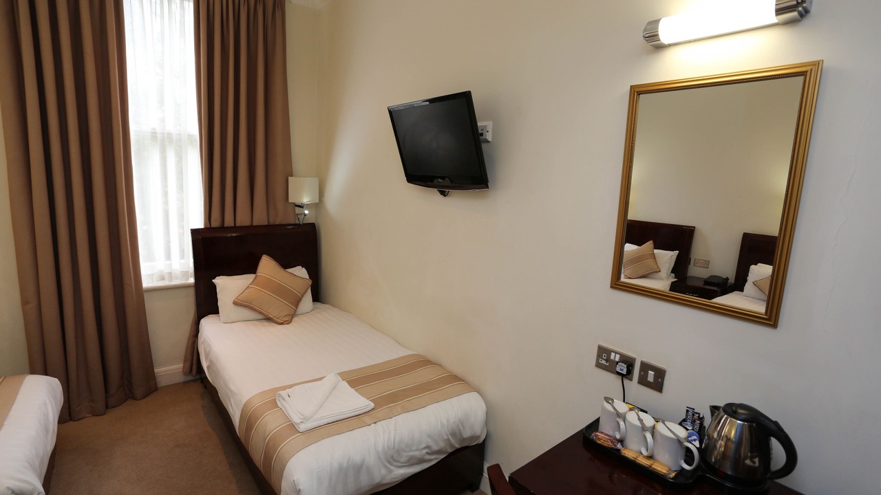 Photo of Bedroom in Courtfield