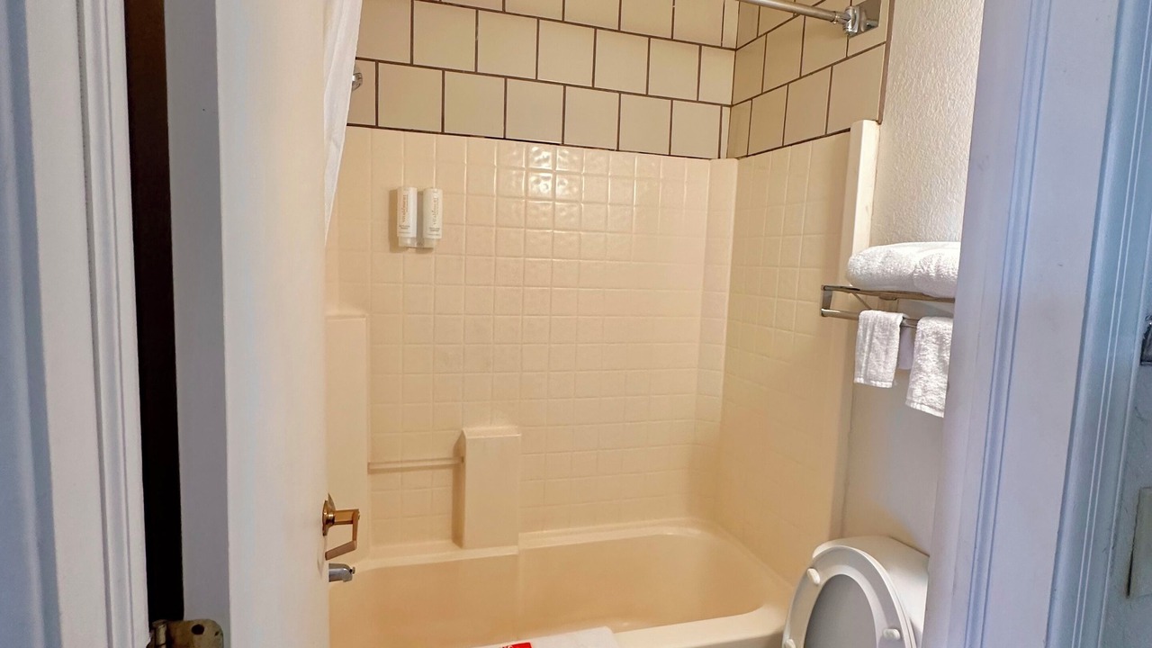Photo of Bathroom in Lordsburg