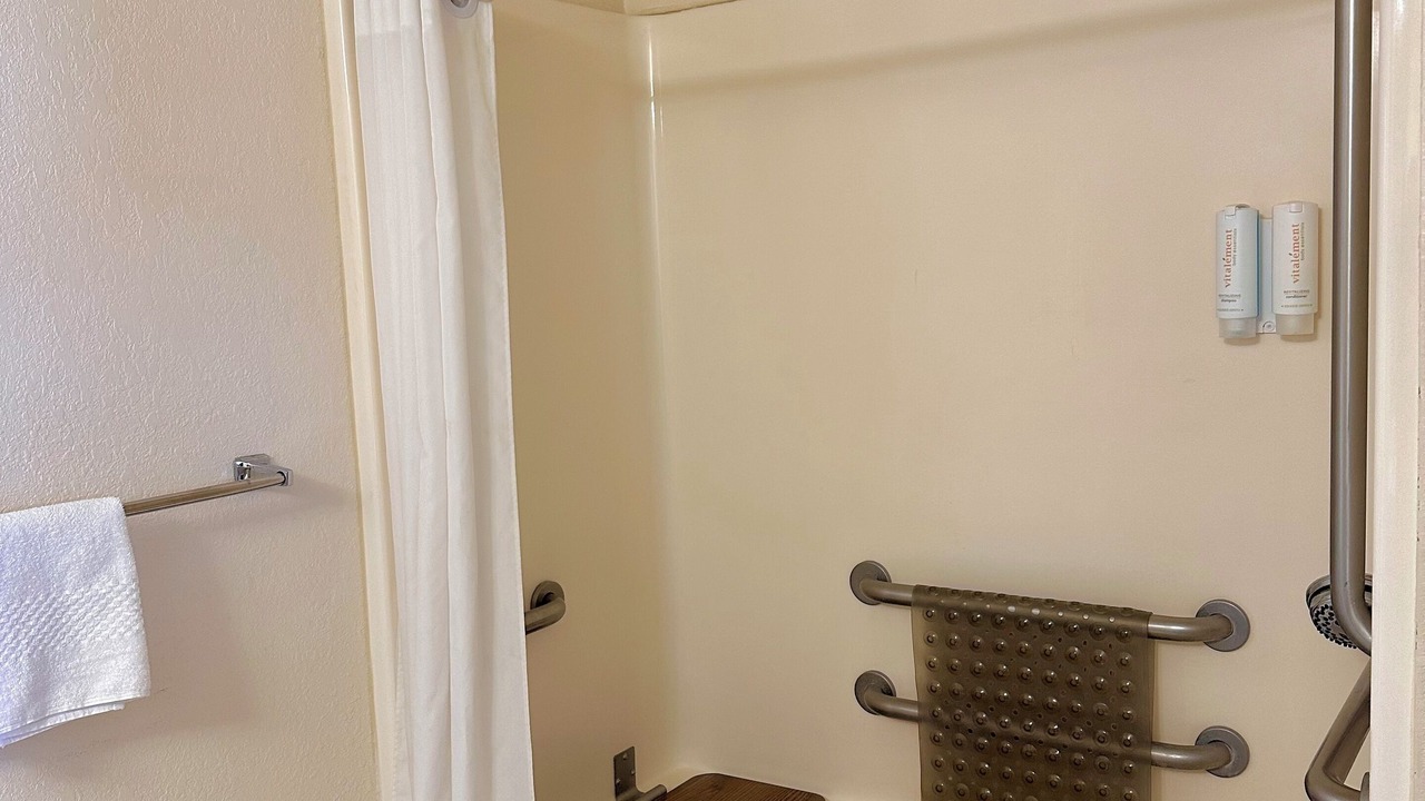 Photo of Bathroom in Lordsburg