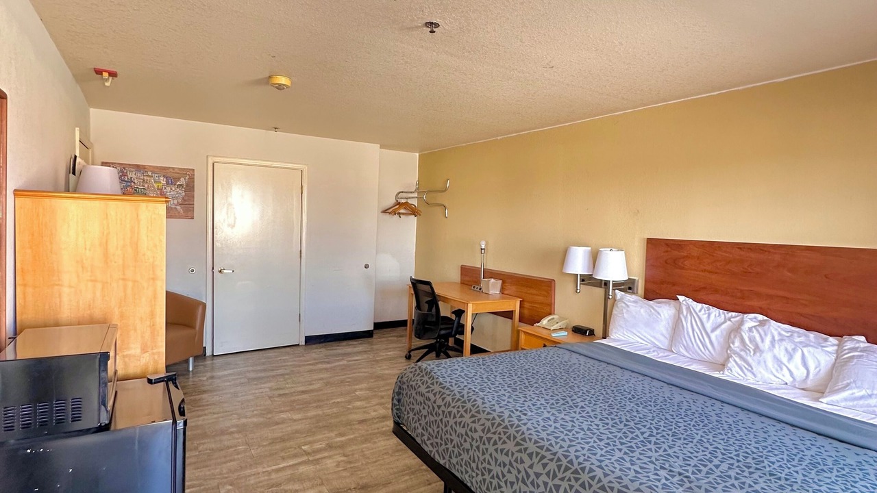 Photo of Bedroom in Lordsburg