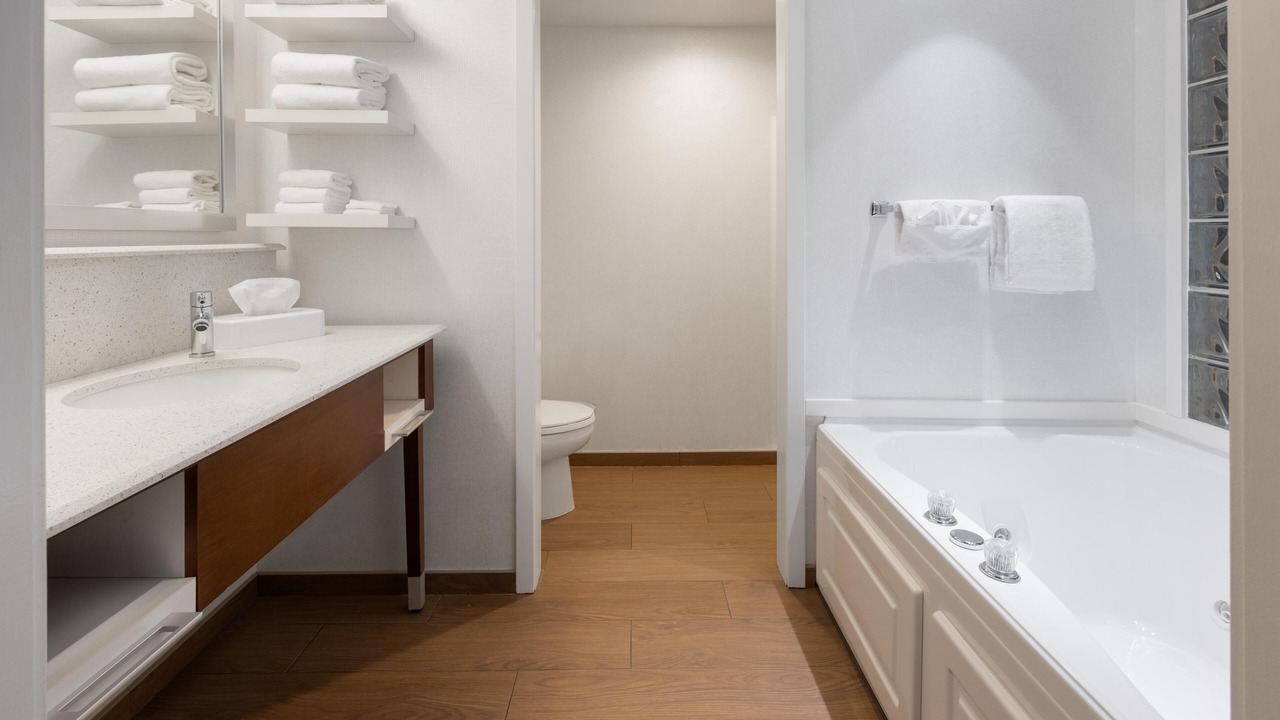 Photo of Bathroom in Eckhart Mines