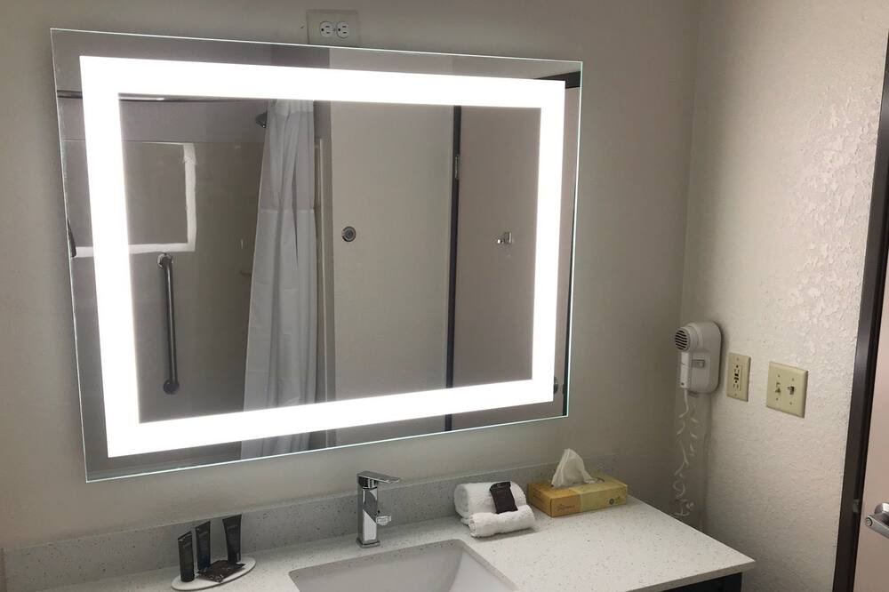 Photo of Bathroom in Bayberry