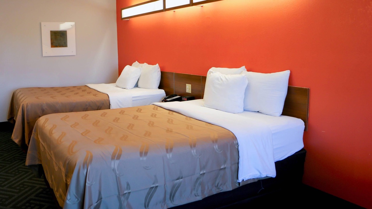 Photo of Bedroom in Calcium