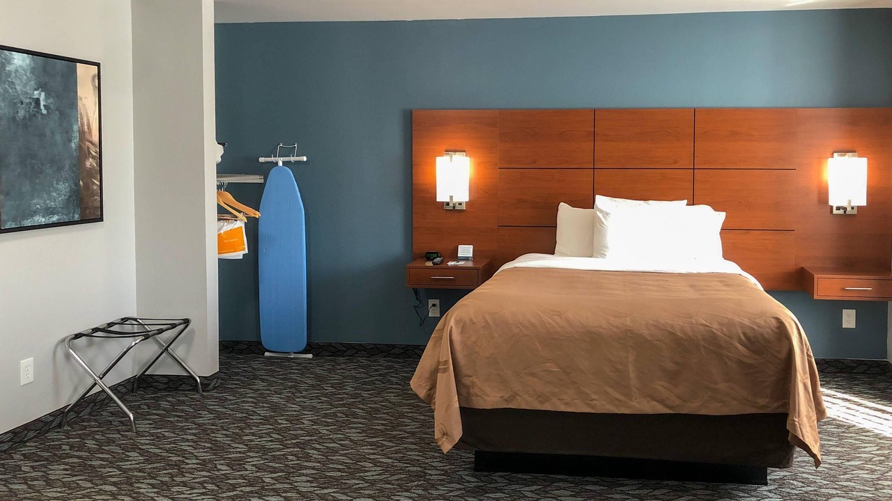 Photo of Bedroom in Calcium