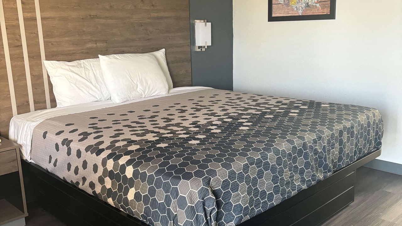 Photo of Bedroom in Calhoun