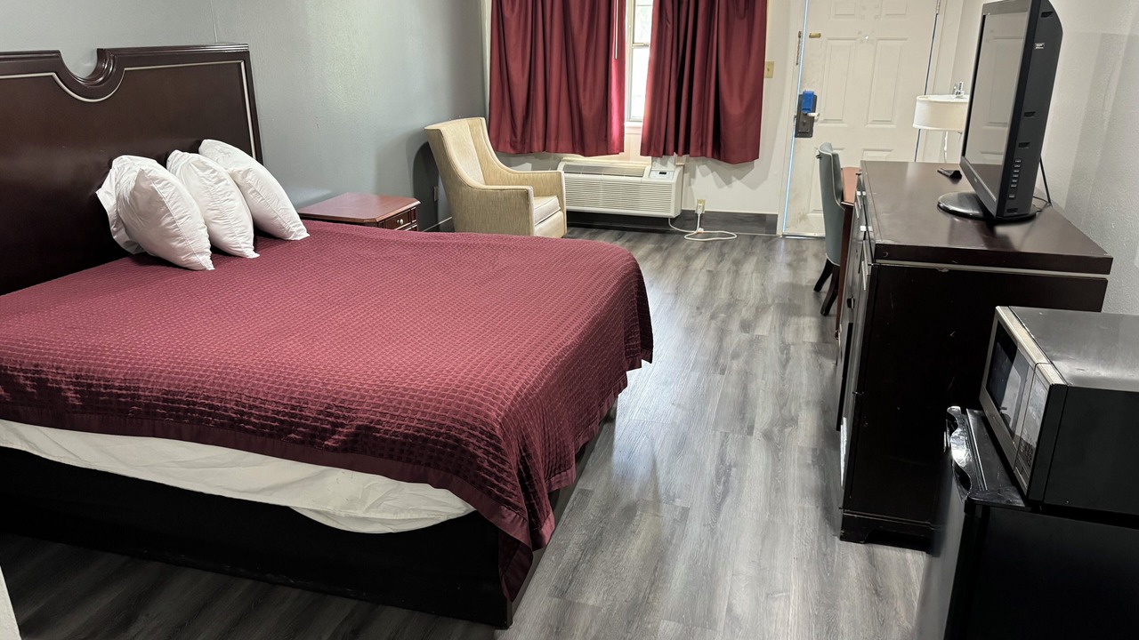Photo of Bedroom in Sealy