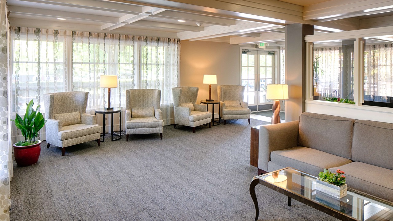 Photo of Livingroom in West Bellevue