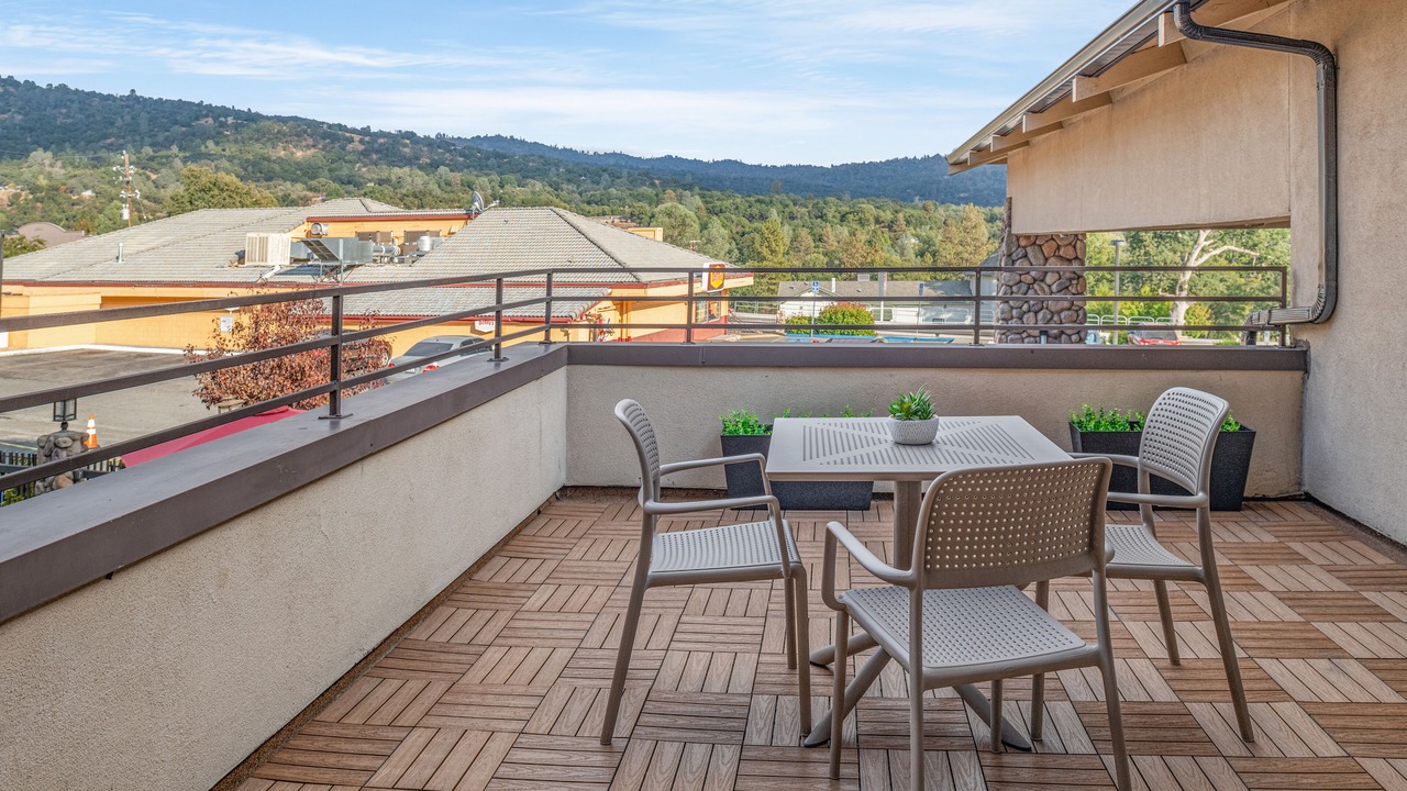 Photo of Patio Balcony in Oakhurst