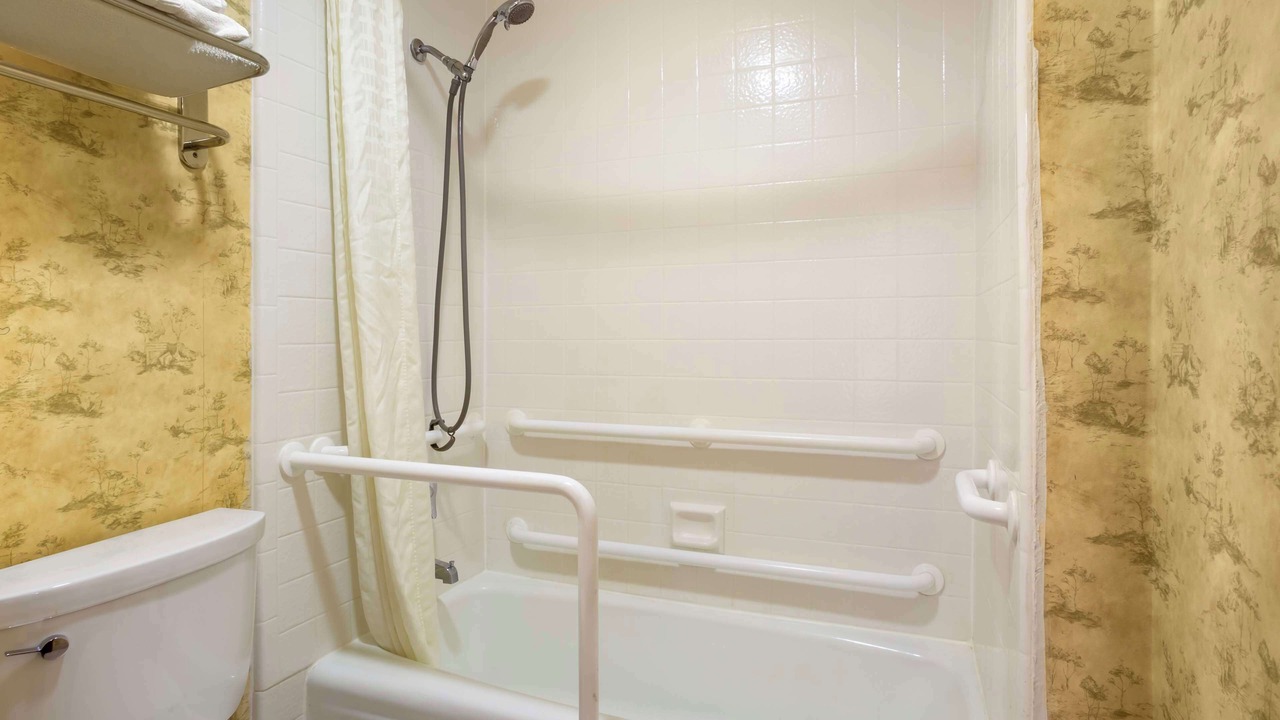 Photo of Bathroom in Woodland