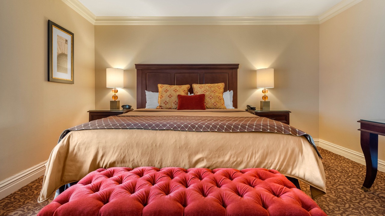 Photo of Bedroom in Downtown Pittsburgh