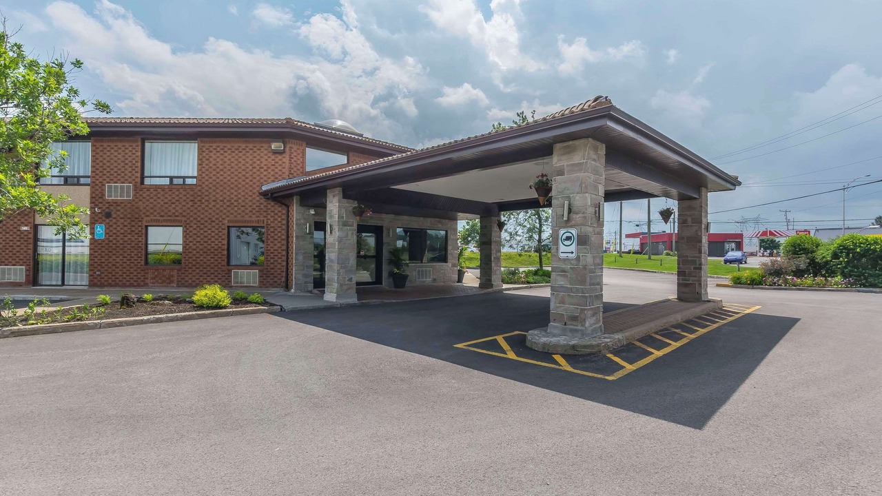 Photo of Outdoor in Desjardins