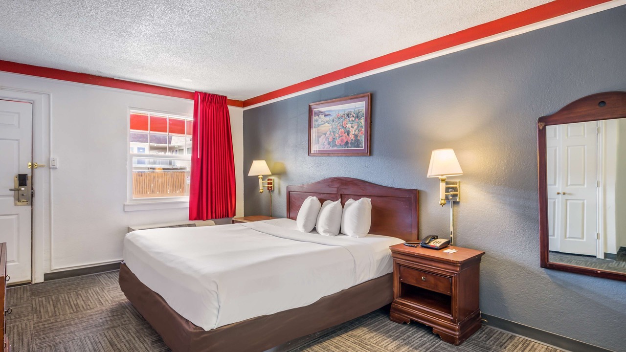 Photo of Bedroom in Dupont