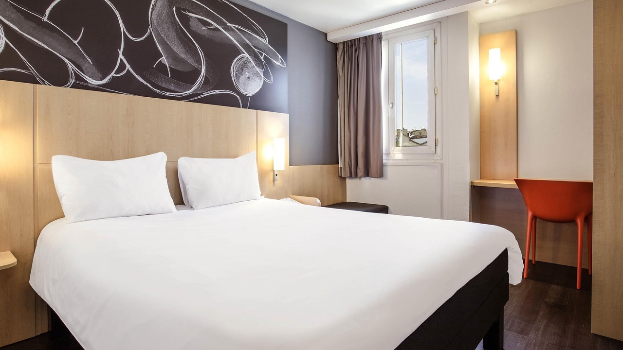 Photo of Bedroom in Saint-Denis