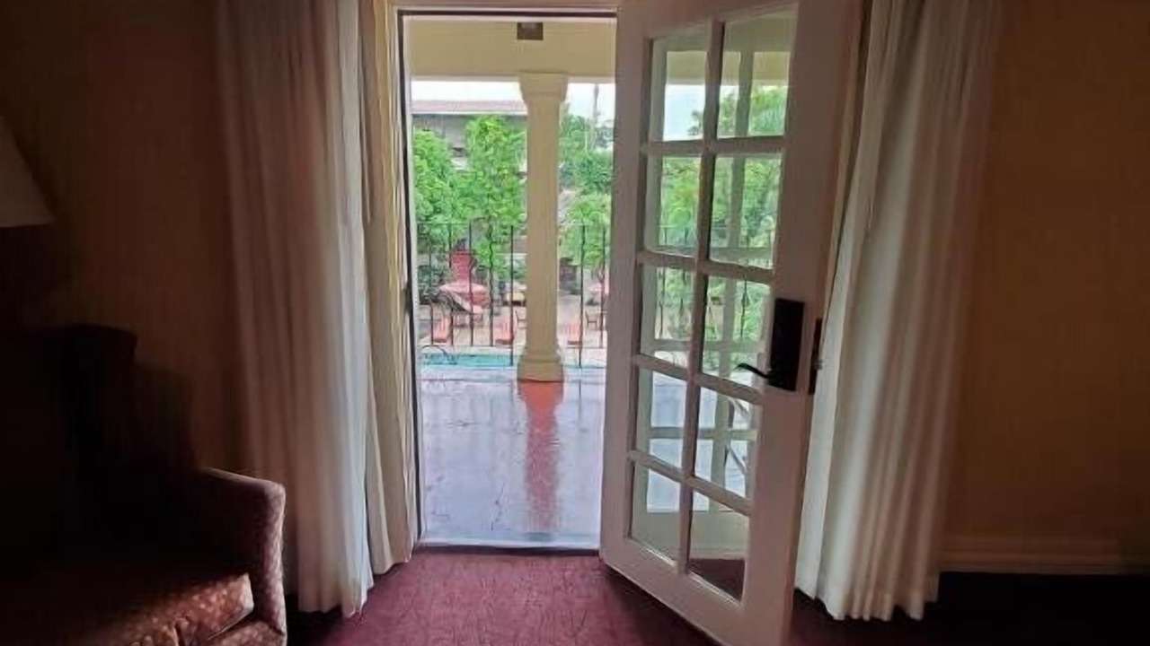 Photo of Patio Balcony in Western Division