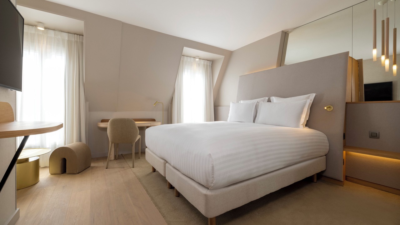 Photo of Bedroom in 9th Arrondissement