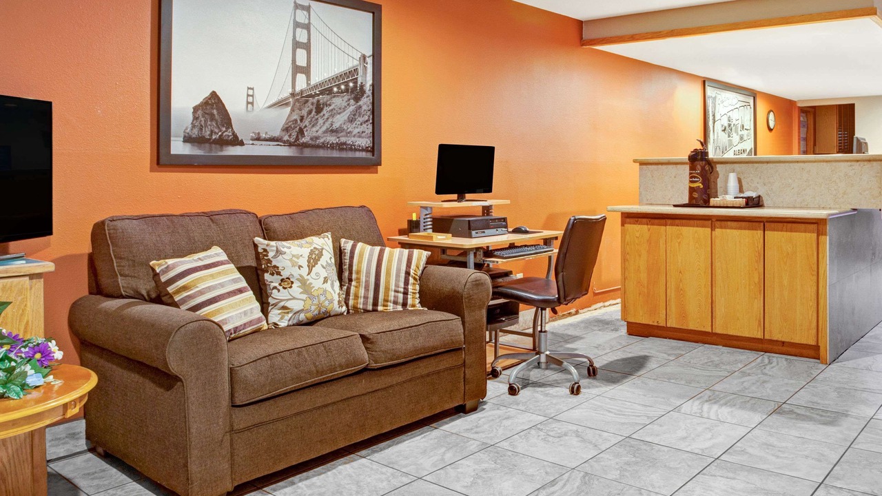 Photo of Others in Albany