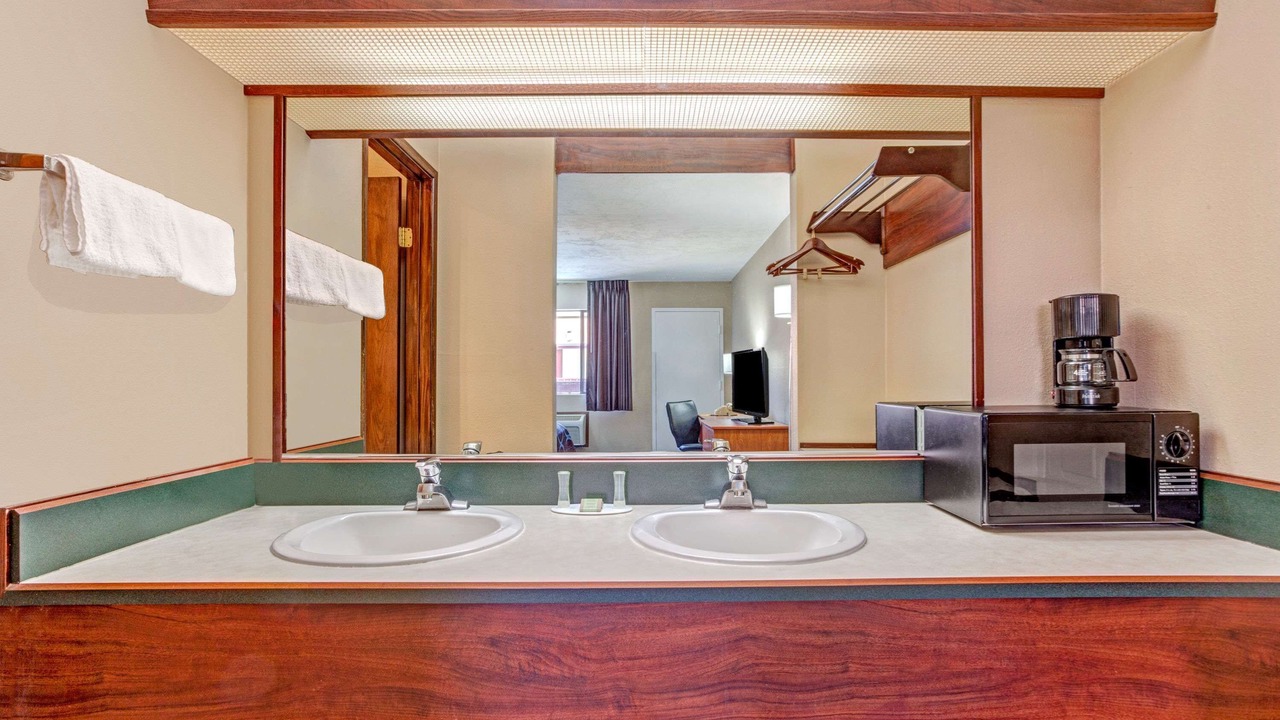 Photo of Others in Albany