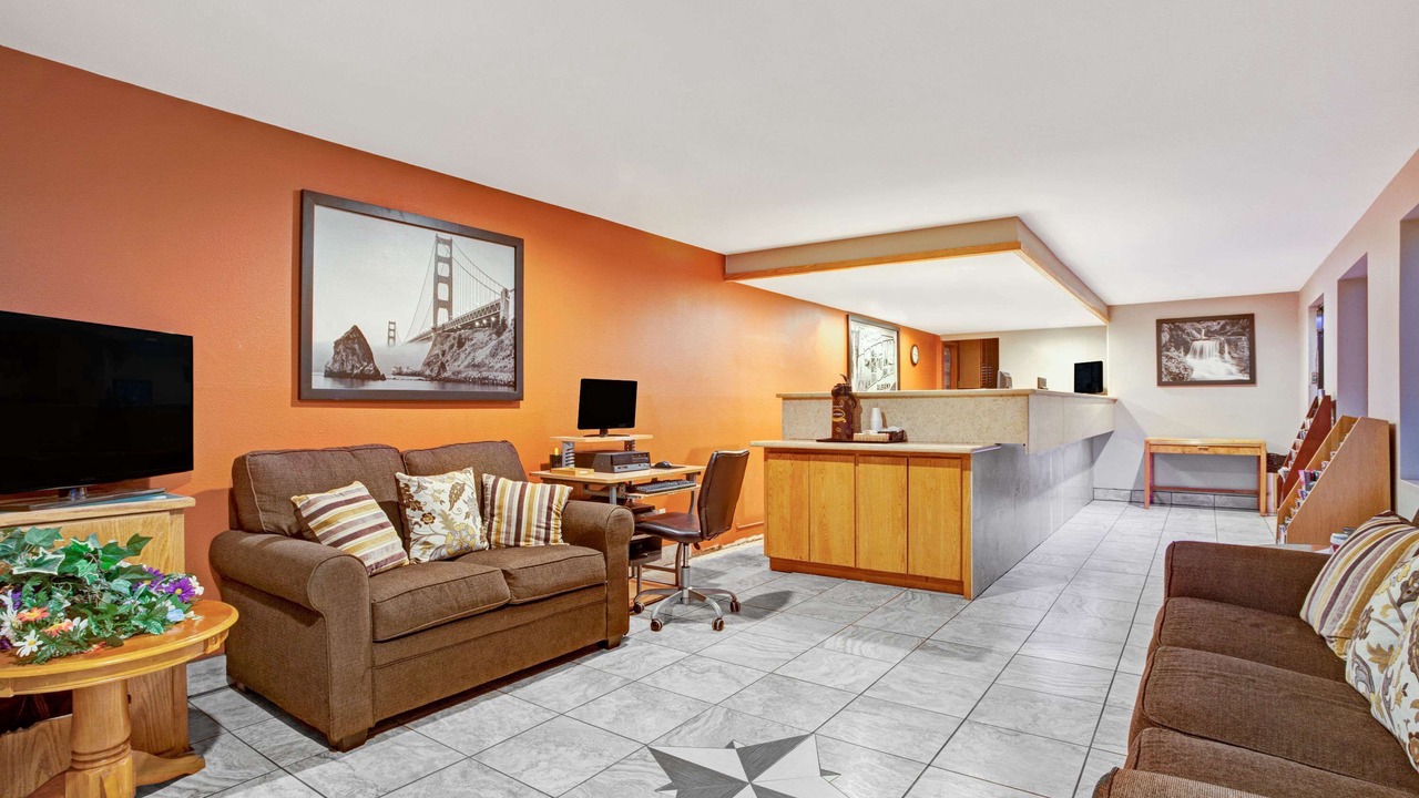 Photo of Others in Albany