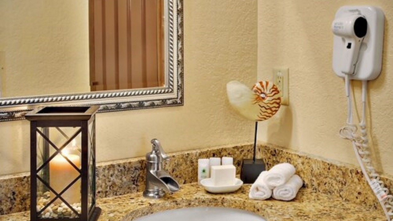 Photo of Bathroom in Oak Harbor