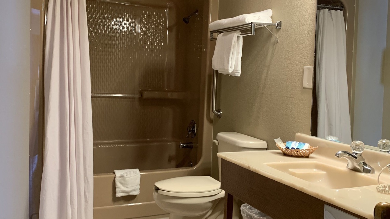 Photo of Bathroom in Oak Harbor