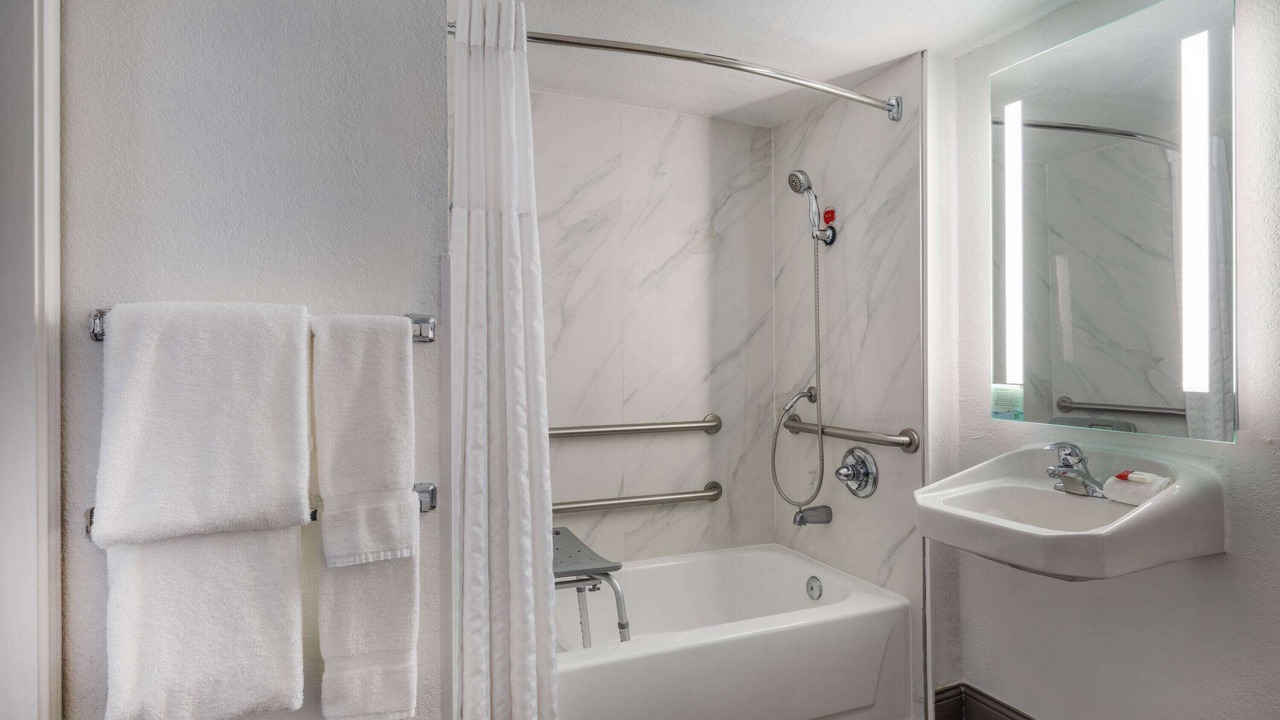 Photo of Bathroom in Foothill Farms