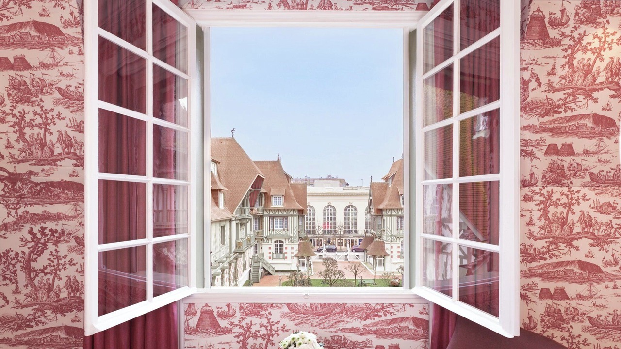 Photo of Bedroom in Deauville City Centre