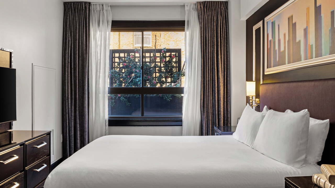 Photo of Bedroom in Lower Nob Hill