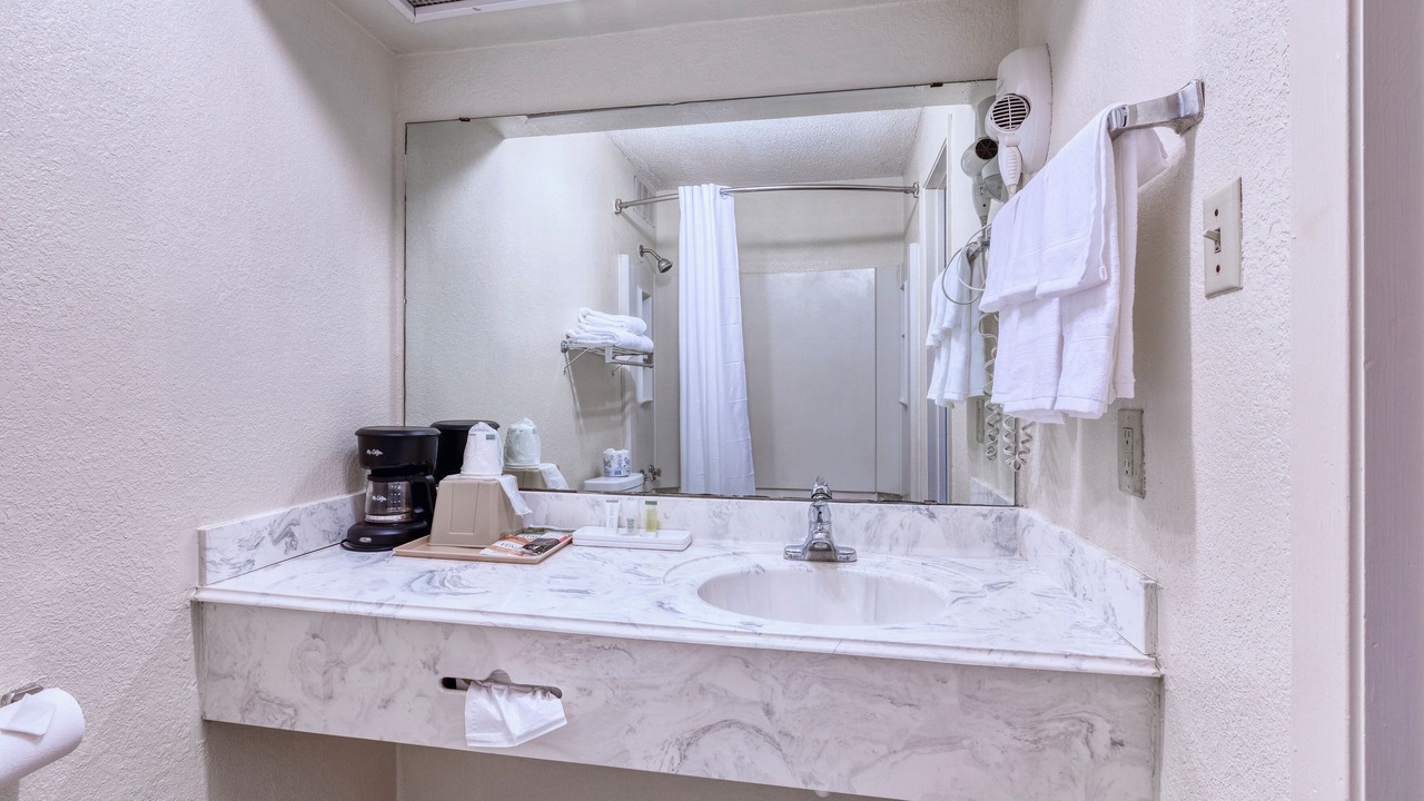 Photo of Bathroom in Marshall