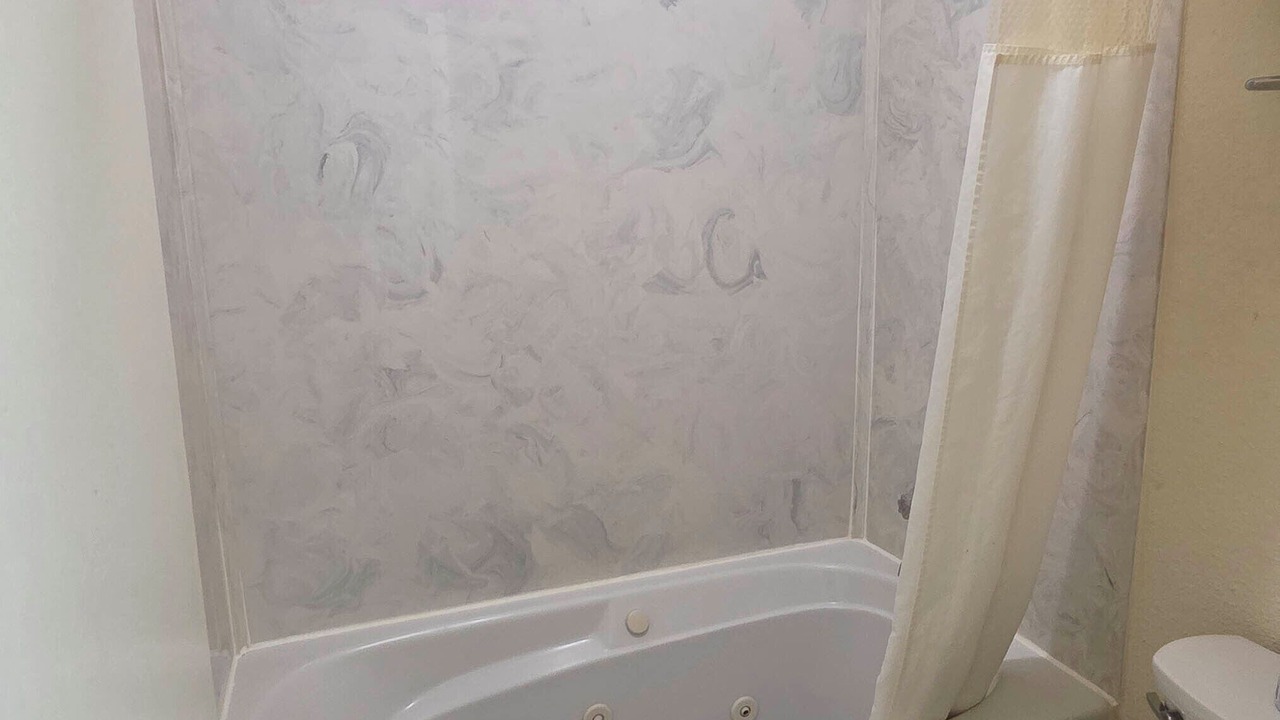 Photo of Bathroom in Marshall