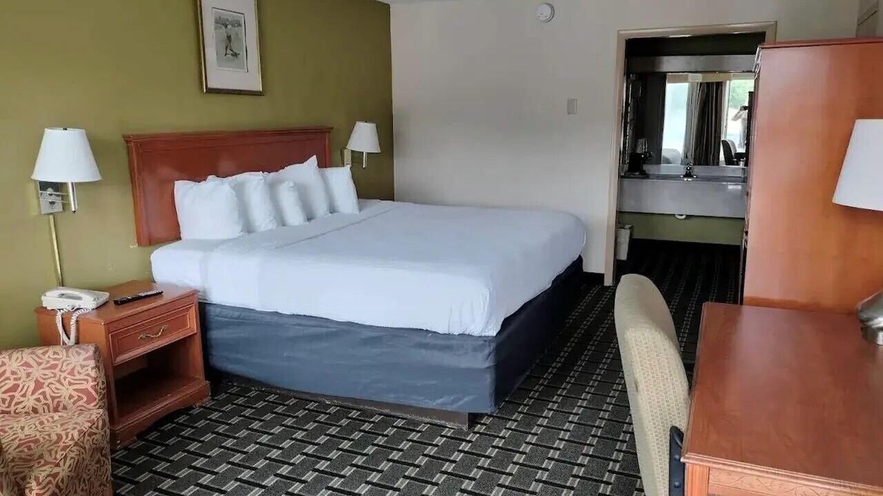 Photo of Bedroom in West Southern Pines