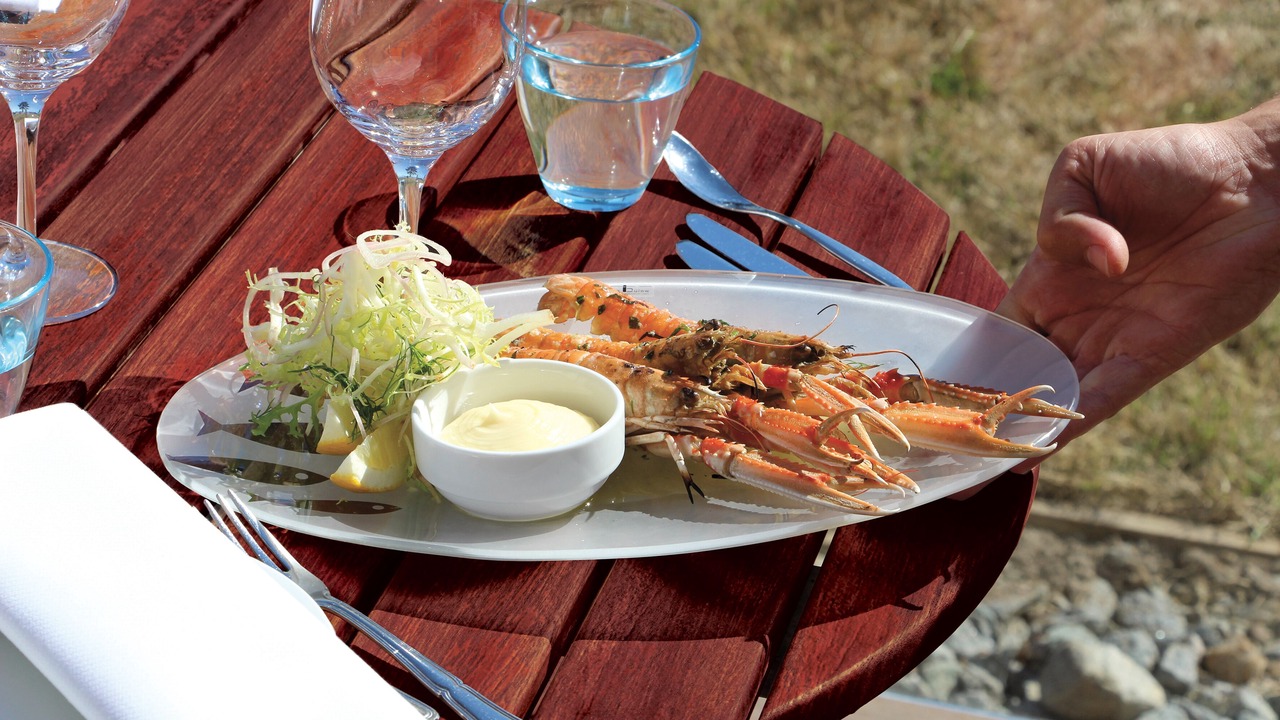 Photo of Others in Ronne