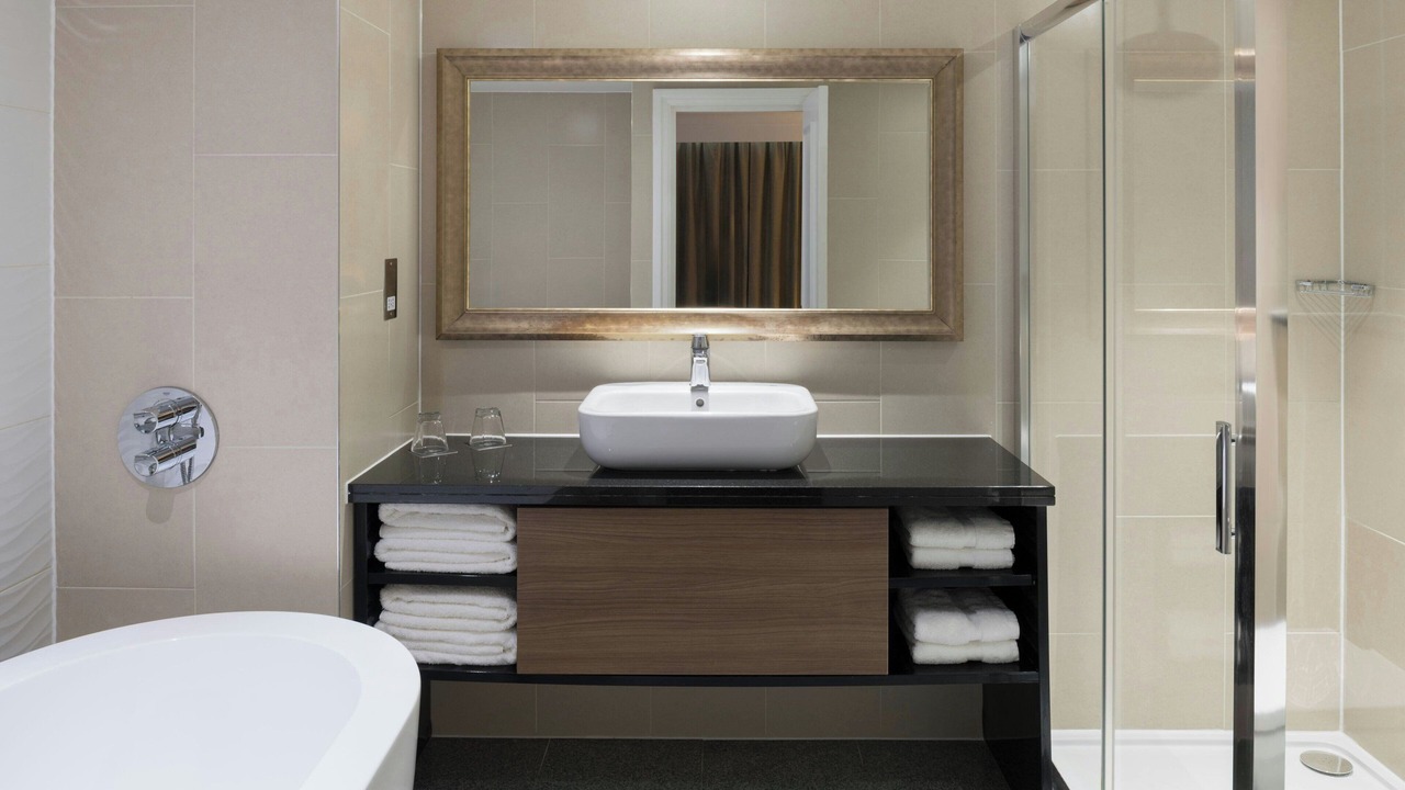 Photo of Bathroom in Heathrow Villages