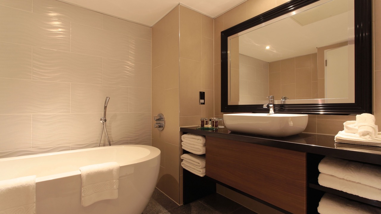 Photo of Bathroom in Heathrow Villages