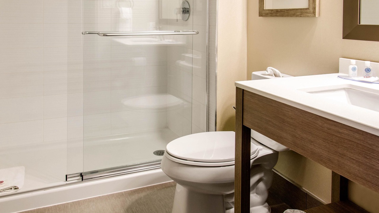 Photo of Bathroom in Dorval