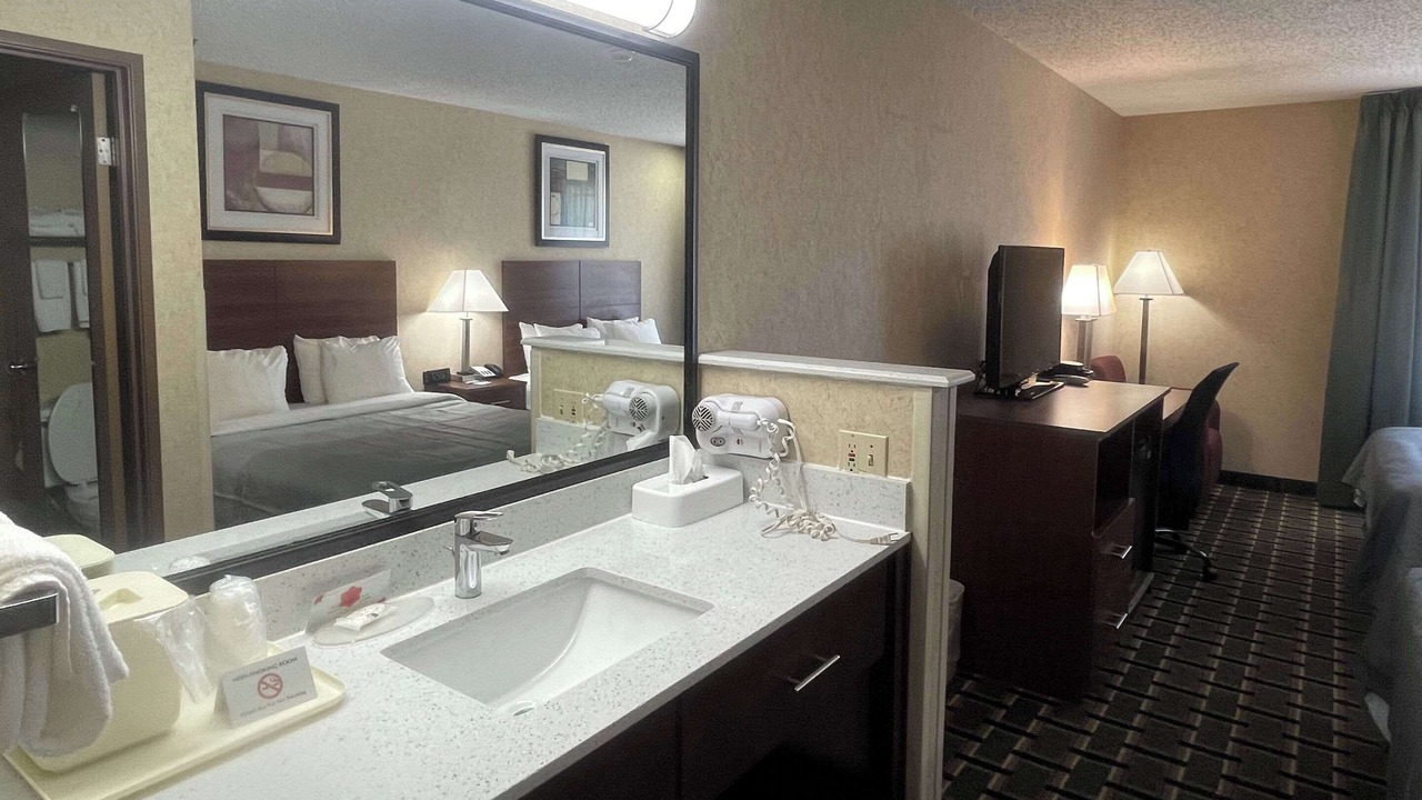 Photo of Bedroom in Raton