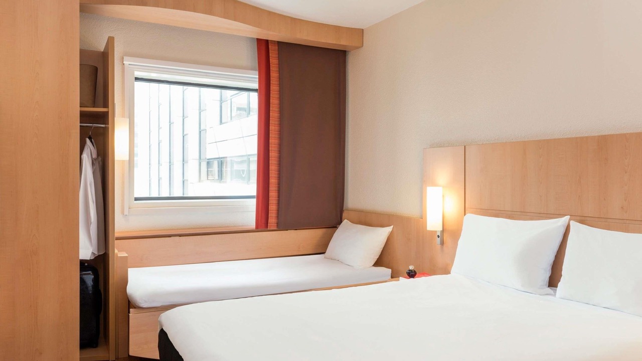 Photo of Bedroom in Suresnes