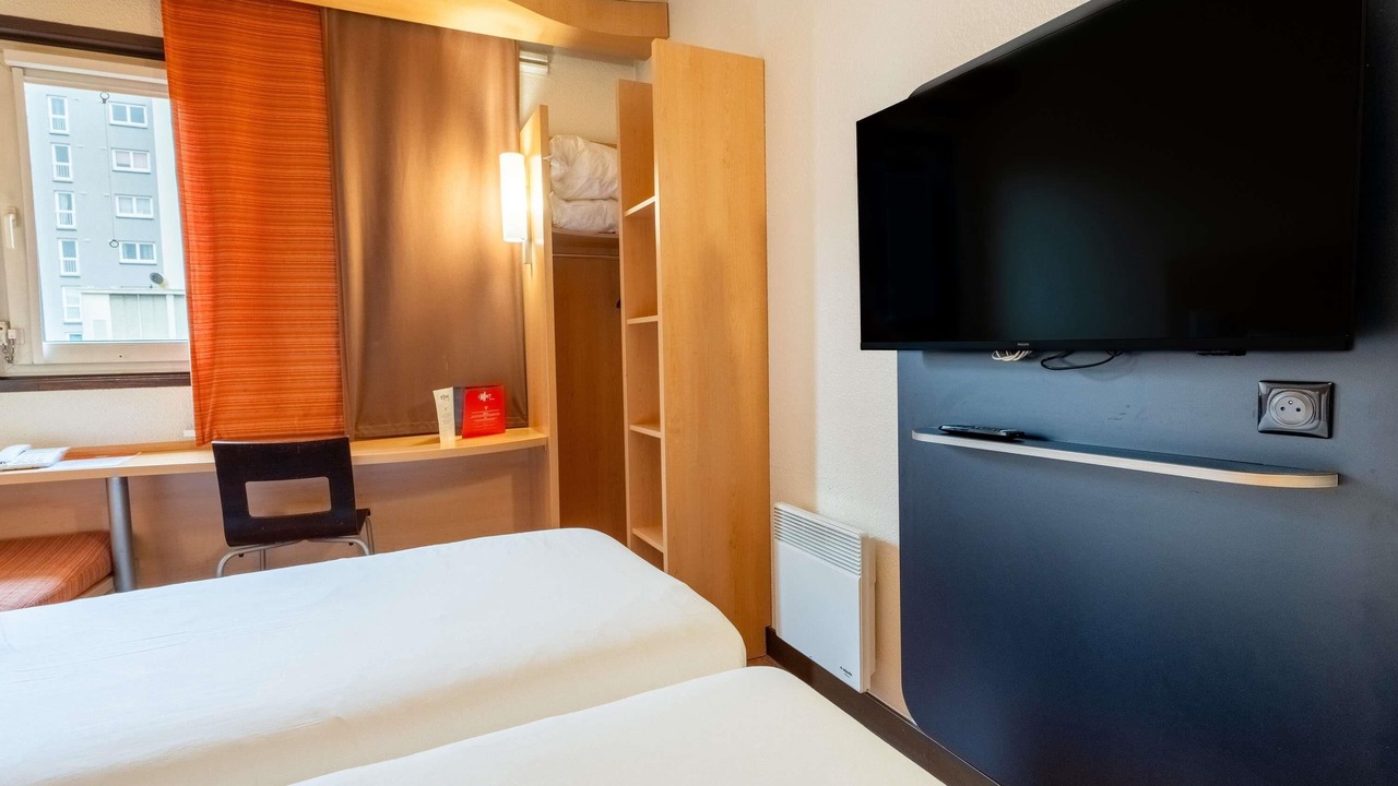 Photo of Bedroom in Suresnes