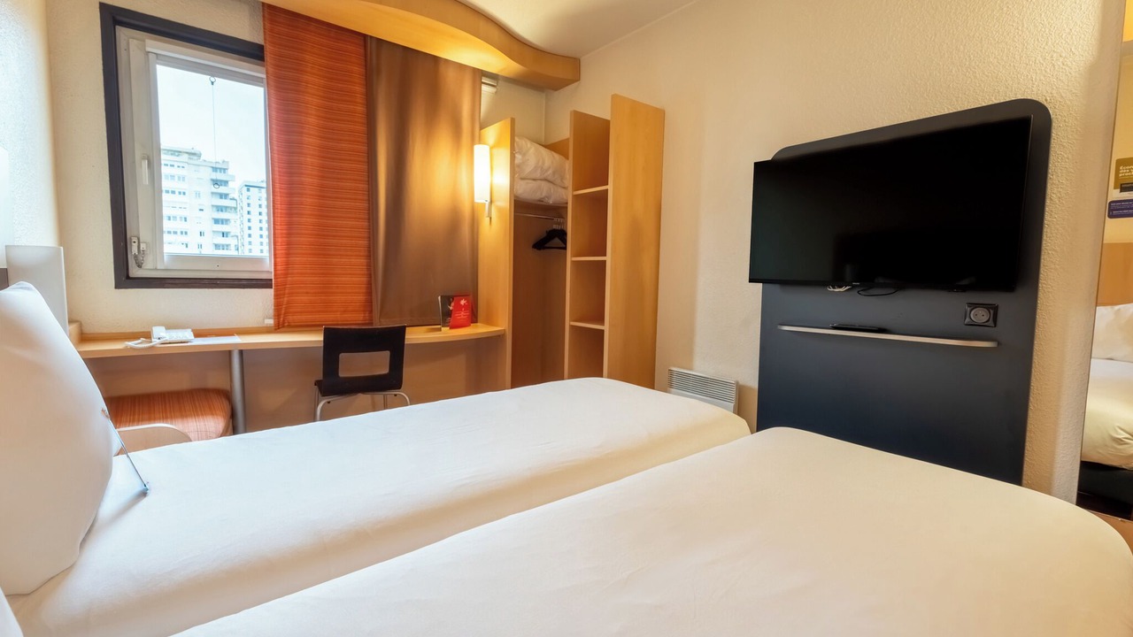 Photo of Bedroom in Suresnes