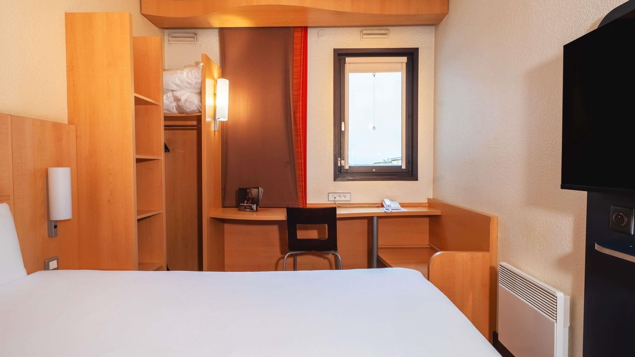 Photo of Bedroom in Suresnes