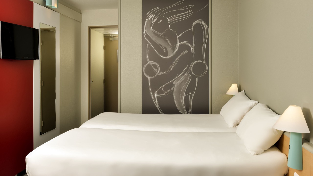 Photo of Bedroom in Nemours