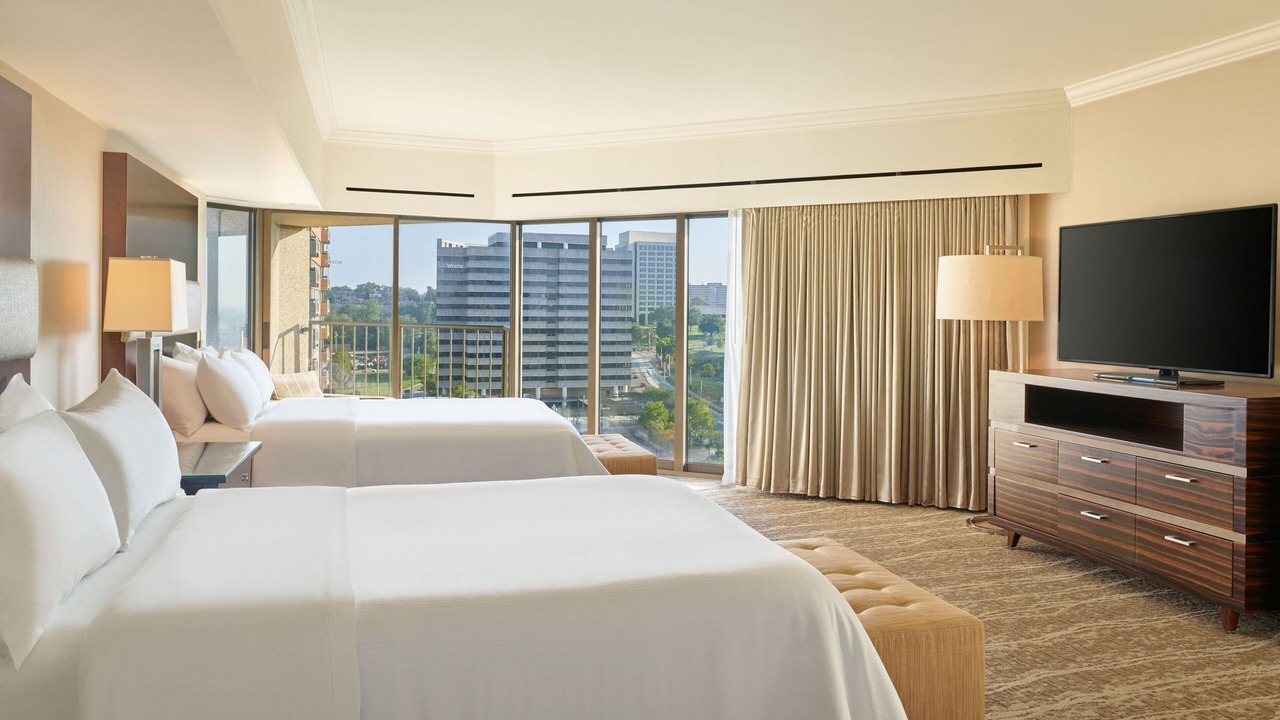 Photo of Bedroom in Crown Center District