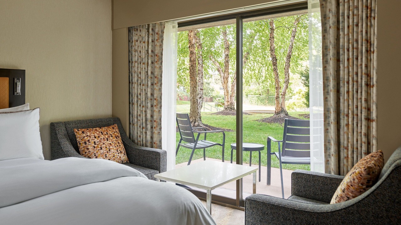 Photo of Bedroom in Crown Center District