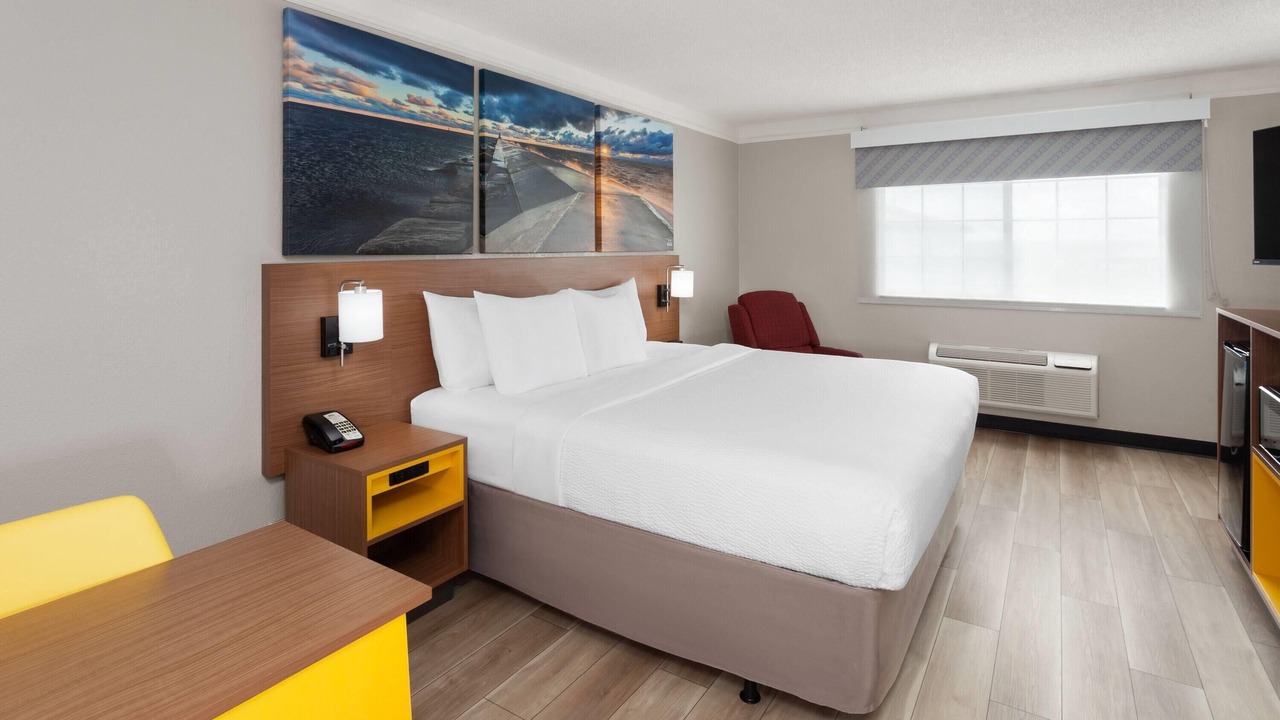 Photo of Bedroom in Arlington Heights