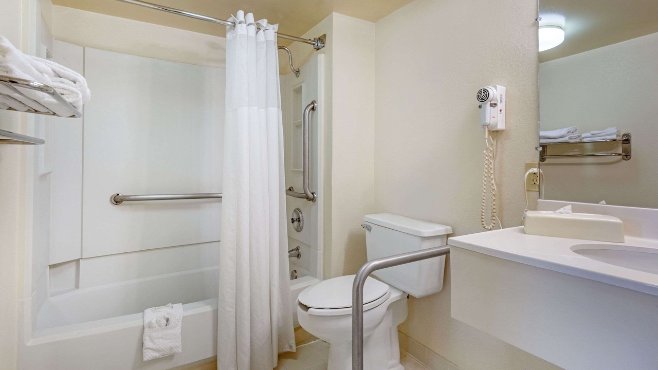 Photo of Bedroom in Tysons