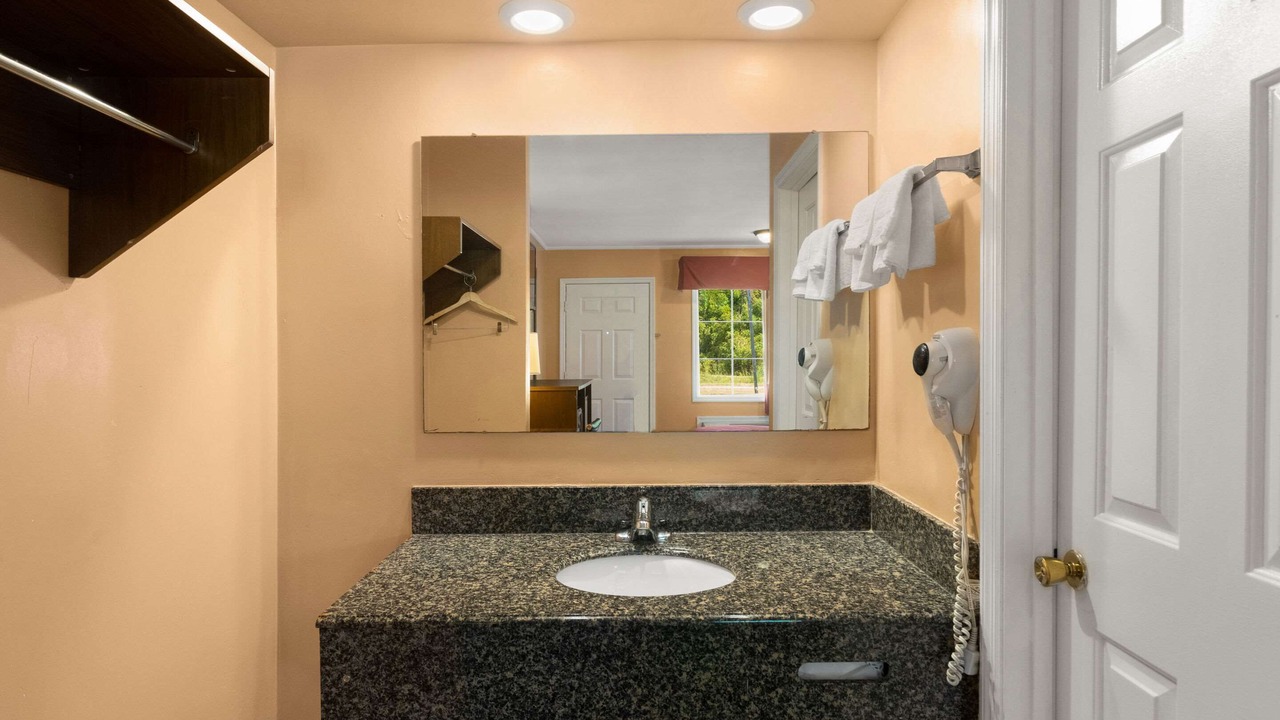 Photo of Bedroom in Cornersville