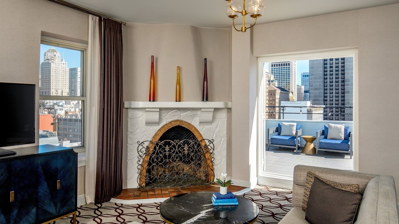 Photo of Patio Balcony in Theater District